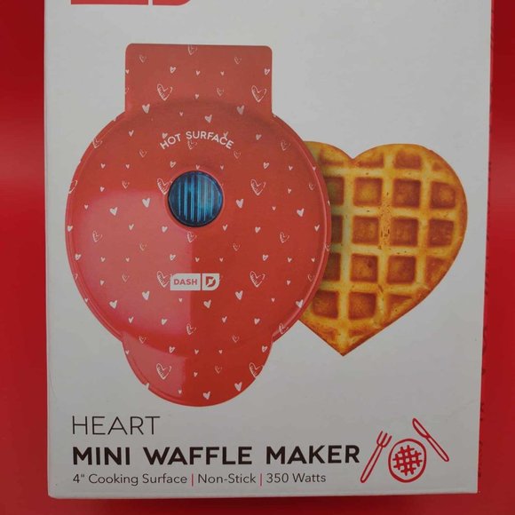 Valentine's - DASH Heart shaped mini-waffle maker & heart silicon baking pan - Picture 4 of 6